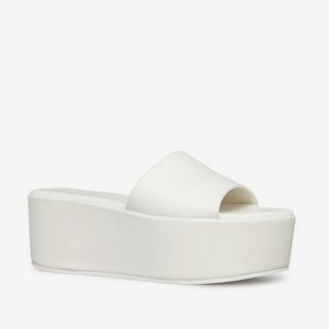 BRAND NEW Bright White Platform Sandal “Fahari” Size 9